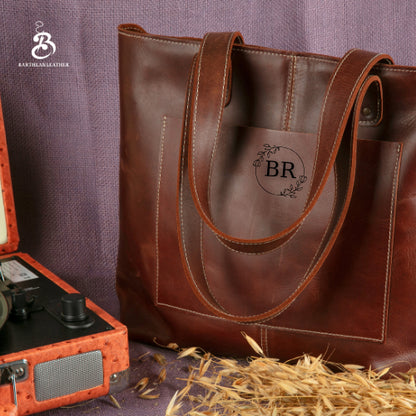 Chestnut leather tote bag with a circular BR monogram